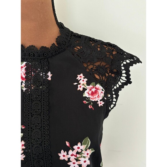 Black floral, lace trim top, Size Small - Picture 3 of 10